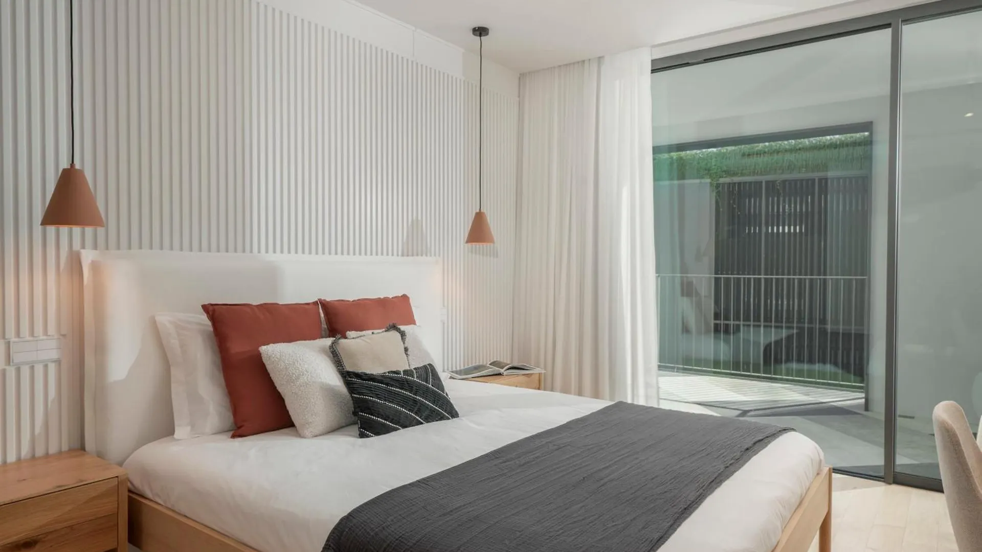 Savoy Insular II By An Island Apart Фуншал Апартаменты